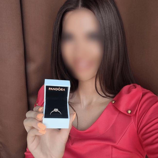 Isabel, 26